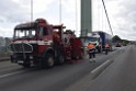 Schwerer LKW VU PKlemm A 4 Rich Olpe auf der Rodenkirchener Bruecke P316